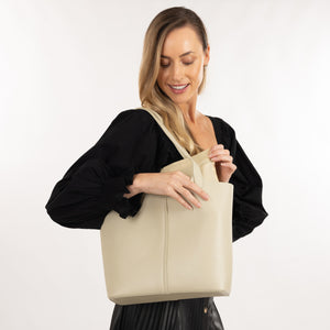 Sassy Duck Amelia Tote