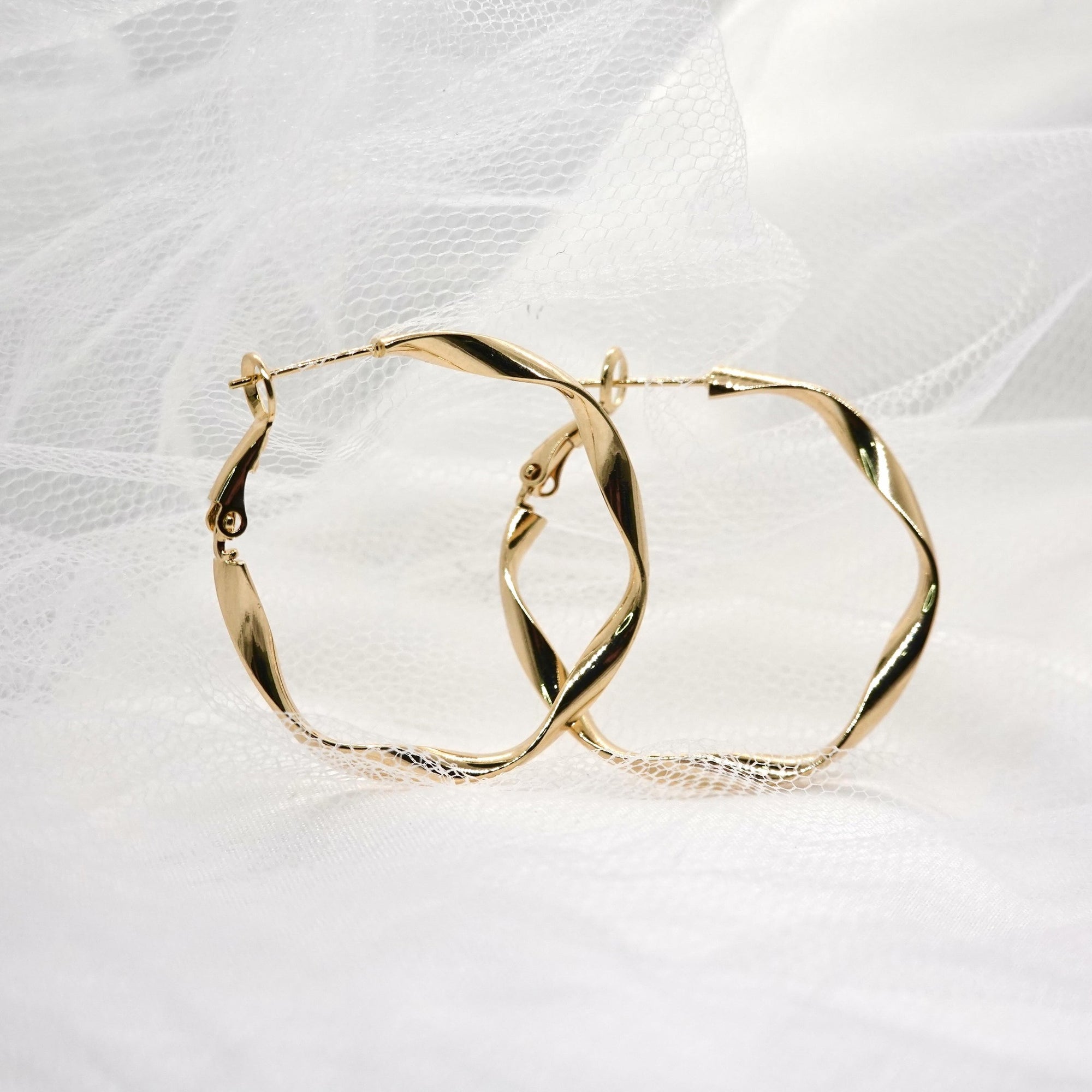 Gregory Ladner Wavy Hoop Earring